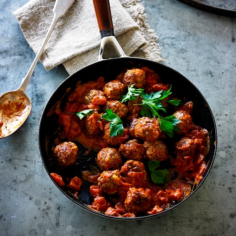 Smoked paprika meatballs with tomato sauce